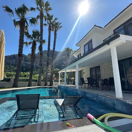 فيلة Zefiros داليان