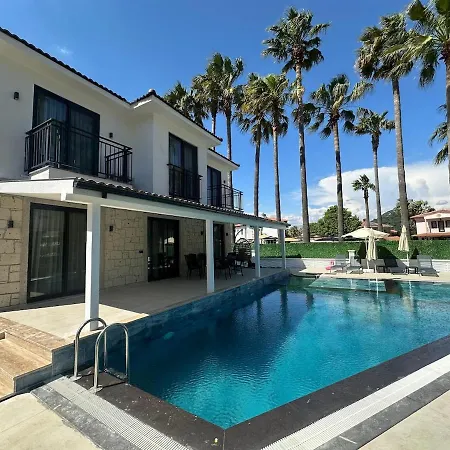Zefiros Villa *