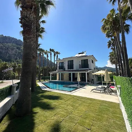 Zefiros Willa Dalyan